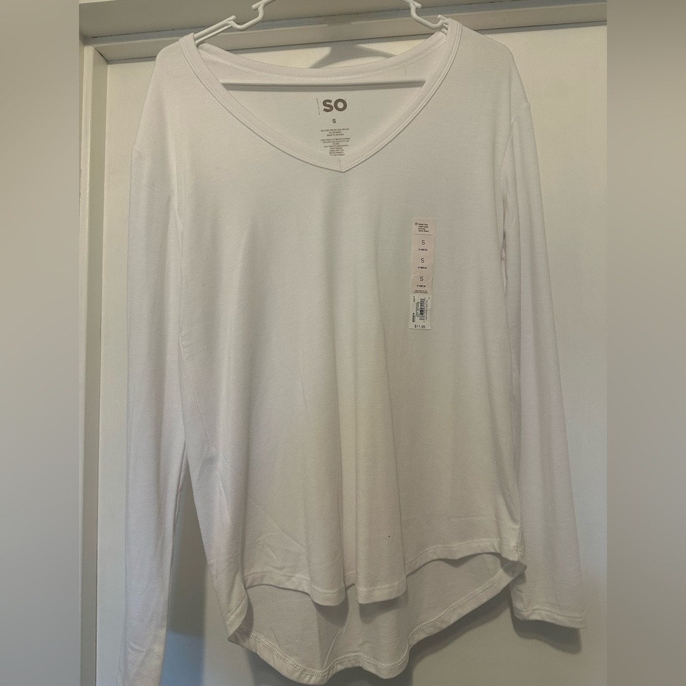 SO Classic White V-Neck Long-Sleeve Tee